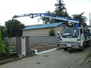 スタンプコンクリート（デザインコンクリート）ポンプ車、コンクリート打設