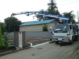 スタンプコンクリート（デザインコンクリート）ポンプ車、コンクリート打設